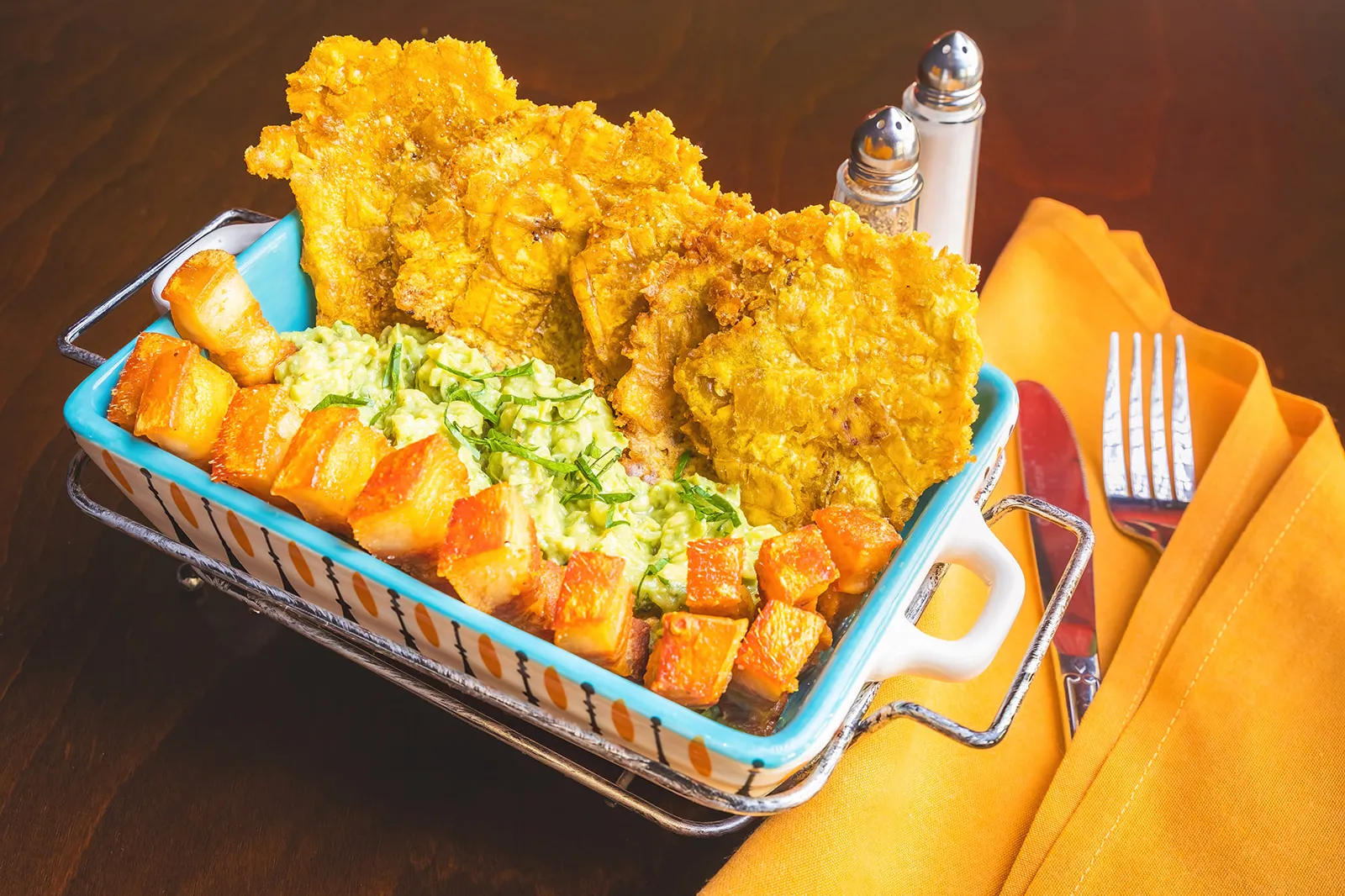 Tostones con Guacamole